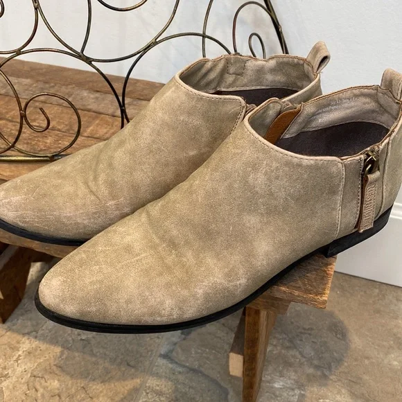 Restricted Booties - Picture 7 of 11